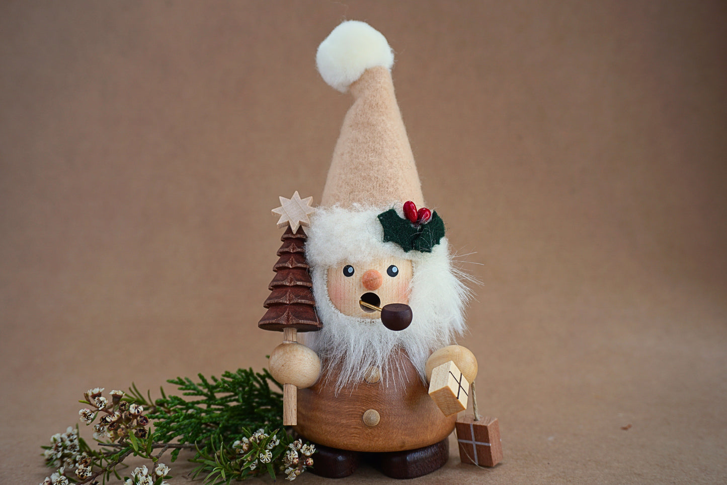 Santa Smoking Figure with Christmas tree