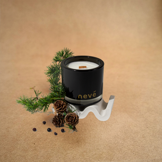 Nevé Wild Pine and Juniper candle